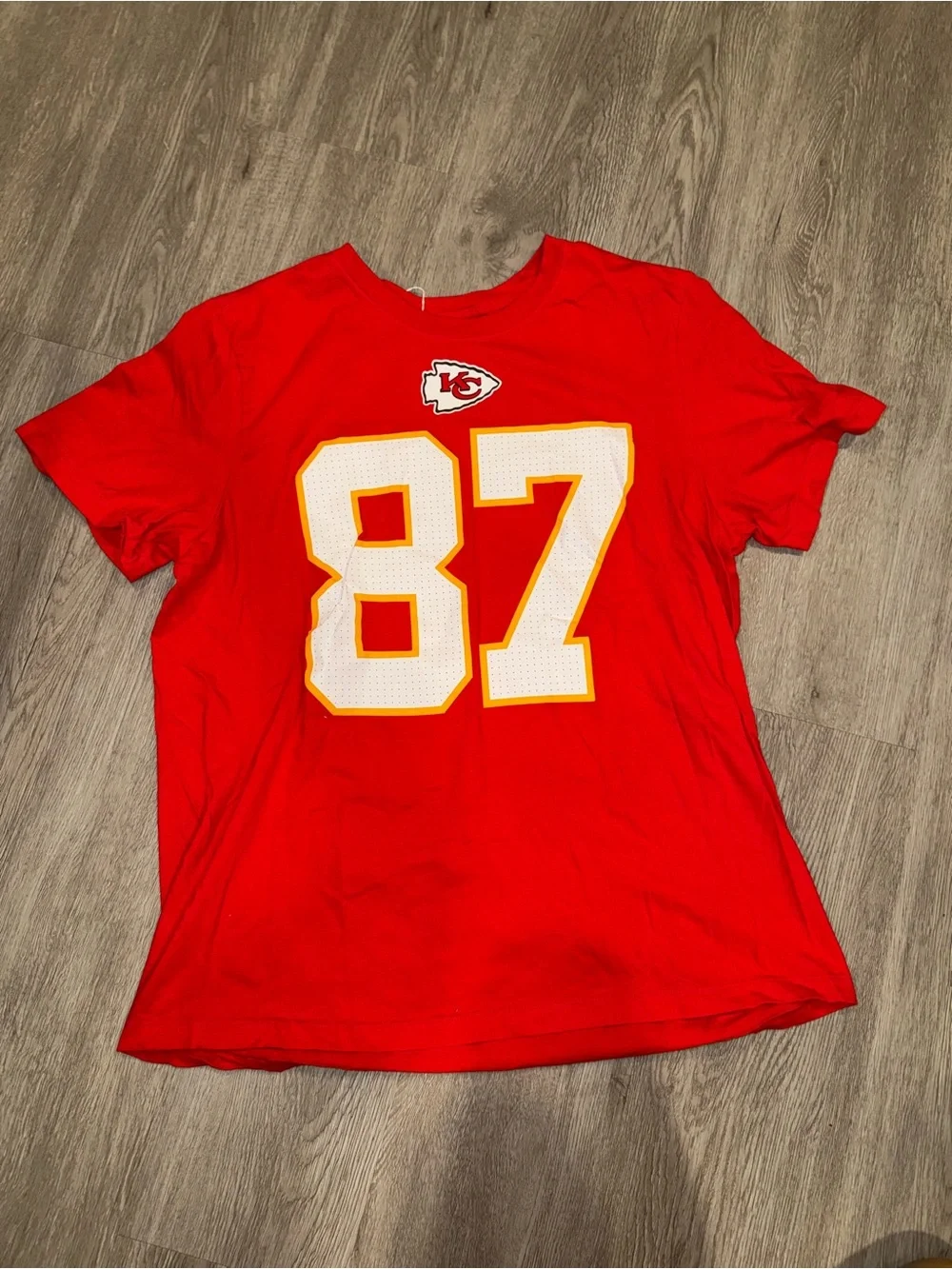 Nike Women’s Travis Kelce #87 Red Football Tee